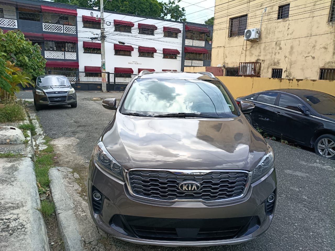 Kia Sorento 2019, color marrón